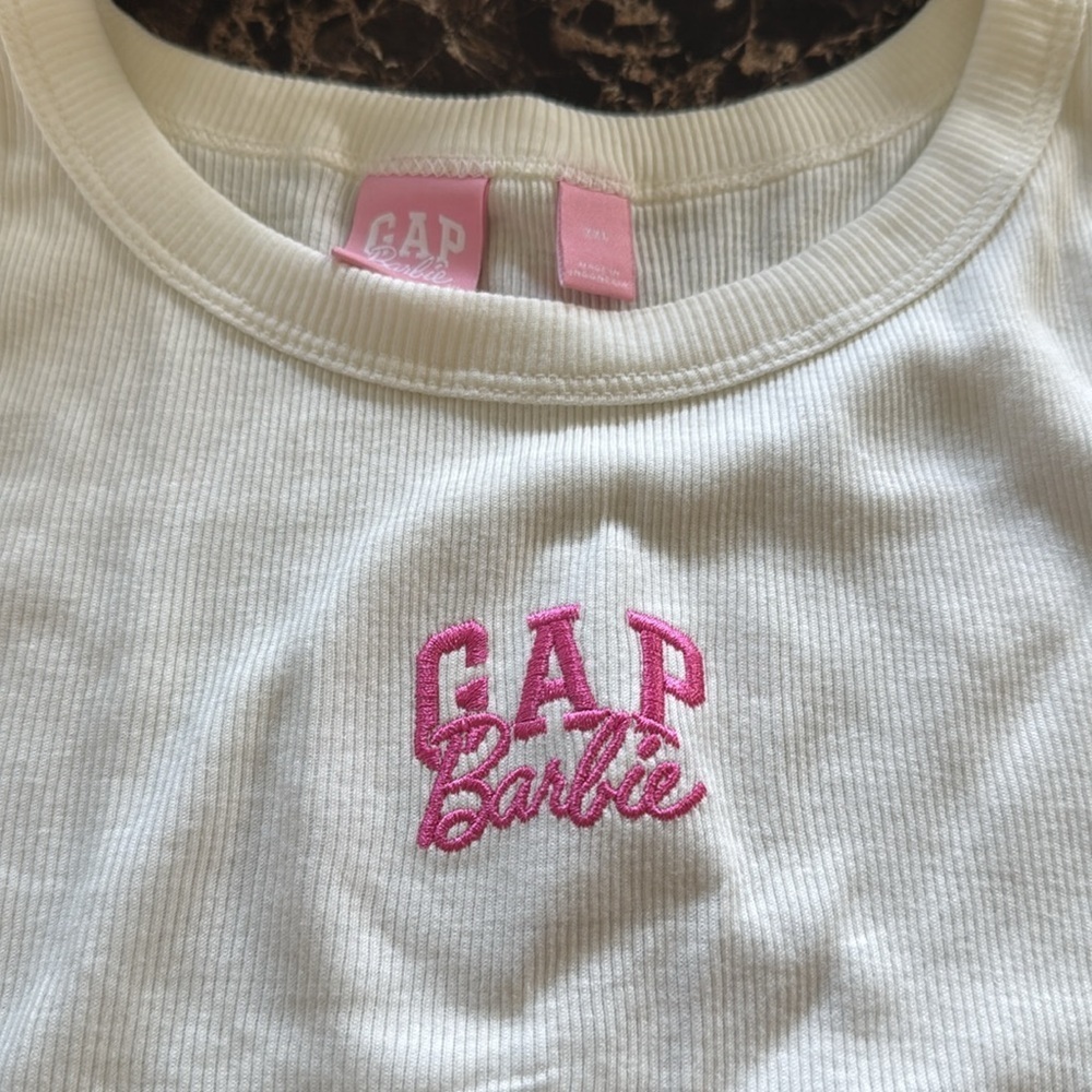NWOT GAP Cream and Pink Tank Top Classic Sleeveless Design - Picture 3 of 3